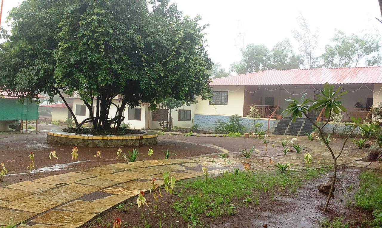 מלון Jawhār Prakruti Agro Farm מראה חיצוני תמונה